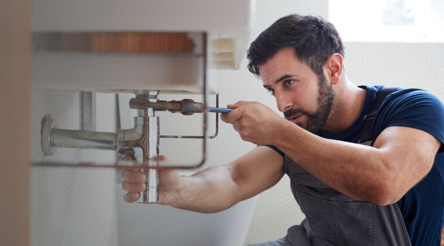 Professional water heater installation services in Elberon, VA